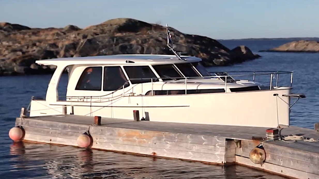 Greenline 33 Hybrid