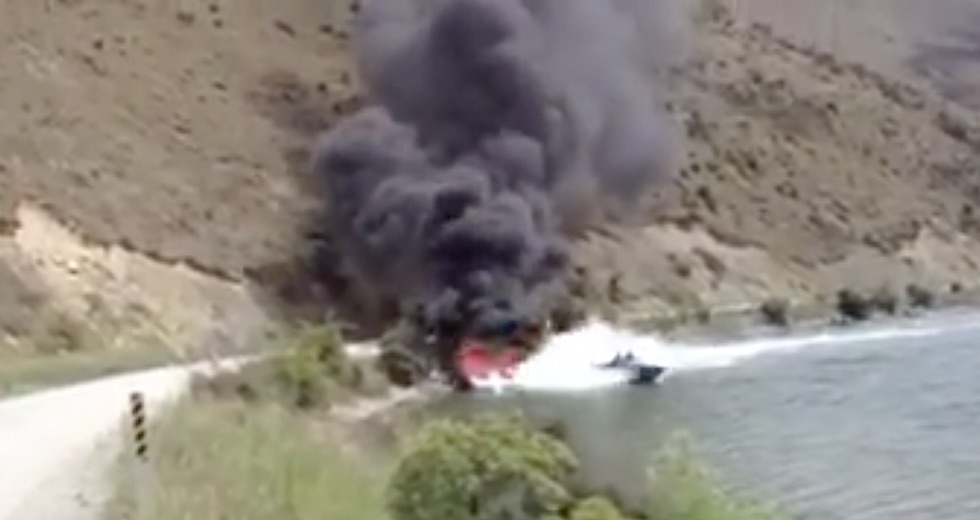 nyheter_2012_12_Boat_putting_out_fire