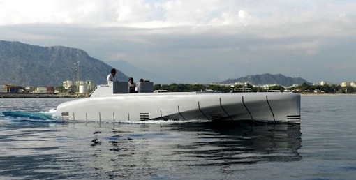 Silver Arrows Marine testar sin Mercedesinspirerade 46-fotare.