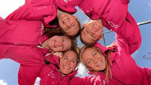 Fem tjejer uttagna till att segla jorden runt