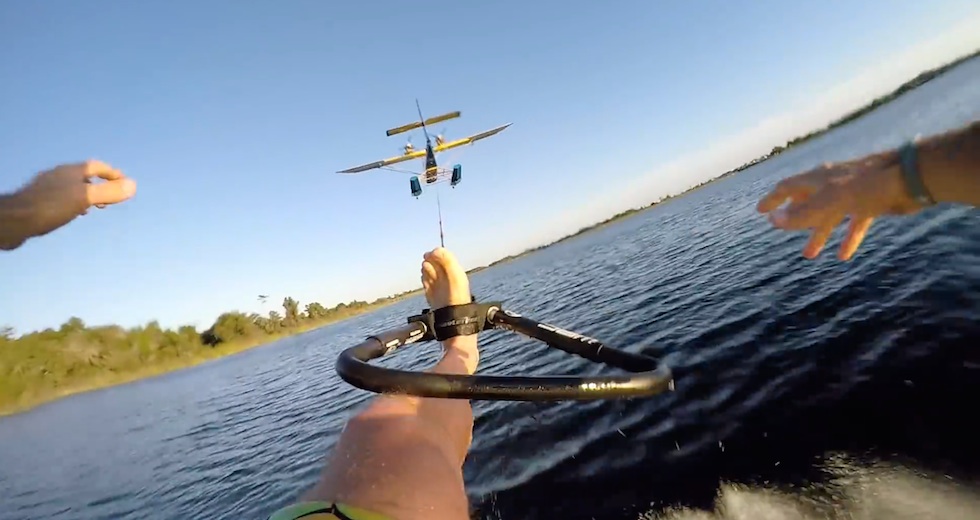 bloggare_adrenalin_2014_Barfota_Barefoot_behind_a_plane