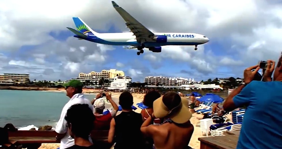 bloggare_adrenalin_2014_Windsurfing_behind_a_boeing_Vindsurf_bakom_en_boeing