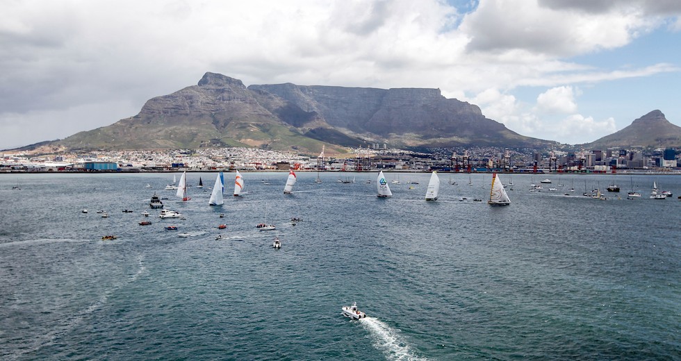 racing_havskappsegling_2014_VOR_Etapp_1_Inport_Cape_Town_Ingang_m30594_vor-141115-asanchez-0412_puff