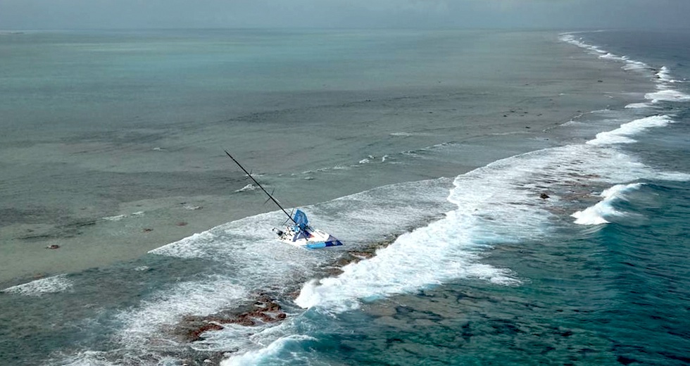 racing_havskappsegling_2014_VOR_Etapp_2_Sjunker_Fast_mark_Vestas_Reef