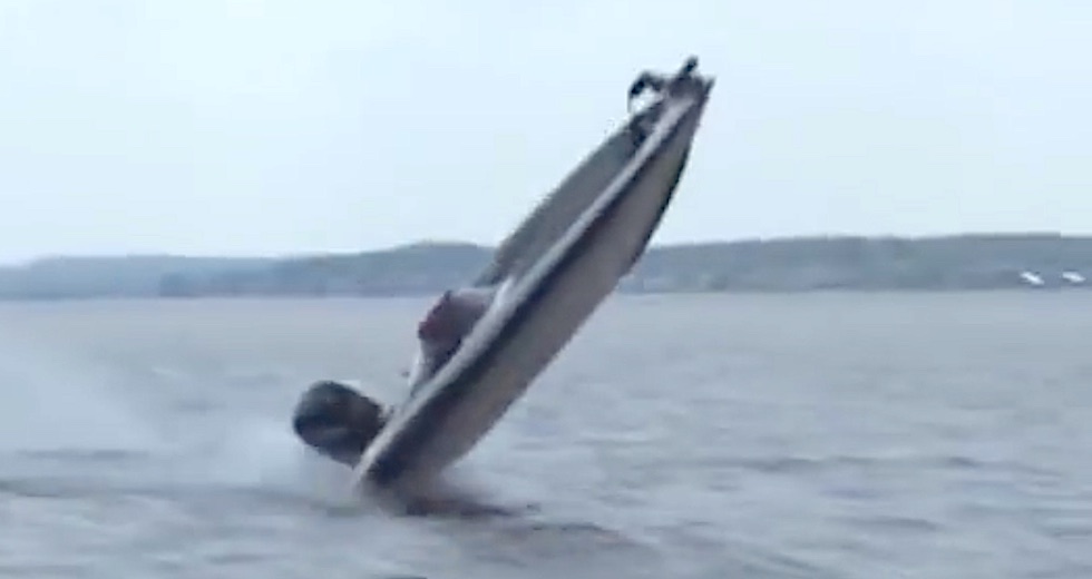 Spektakulart_2015_Olycka_sportboat_BatolyckaIngang_2