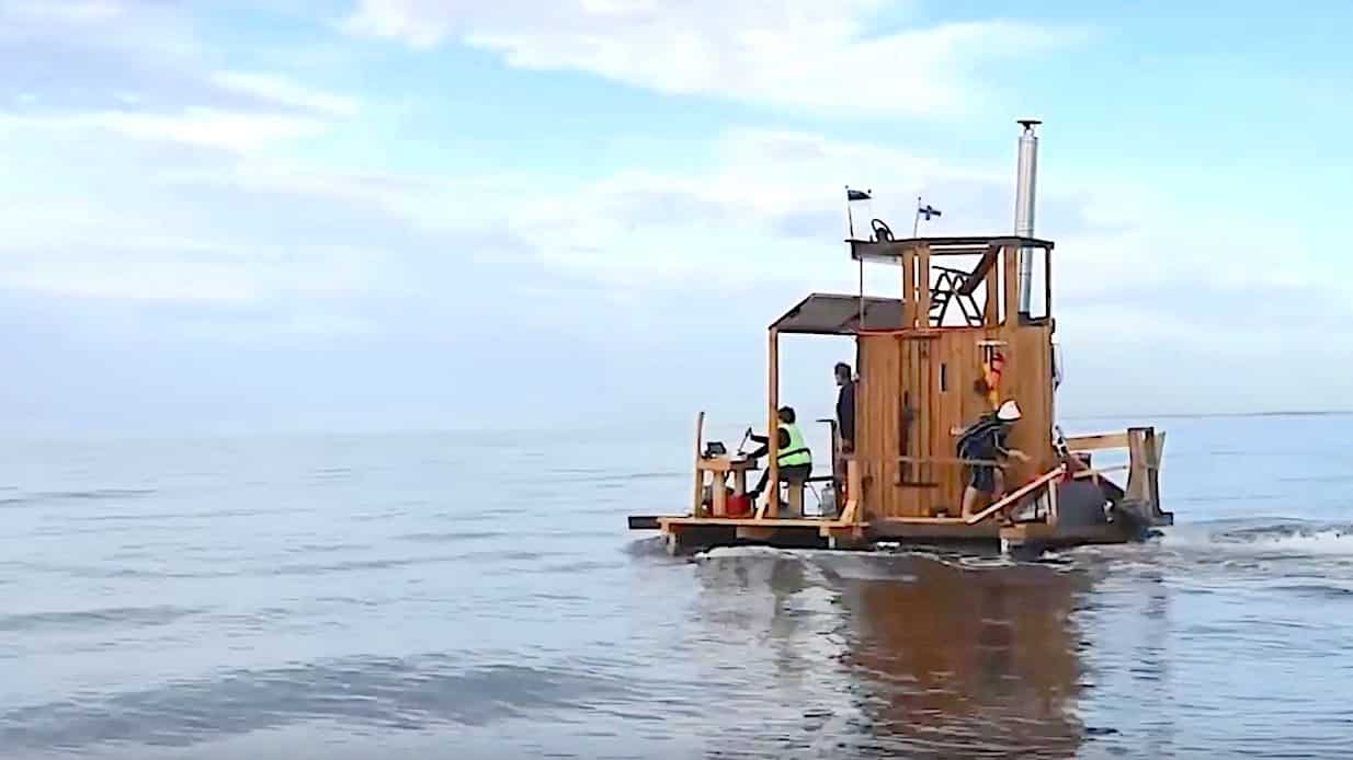 Spektakulart_2018_Bastuflotte_till_Tallin_Bastuflotte_till_Tallinn_puff1