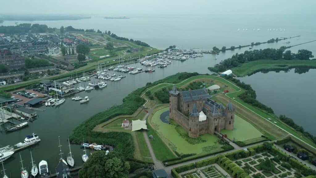 Holland avsnitt 4 slott