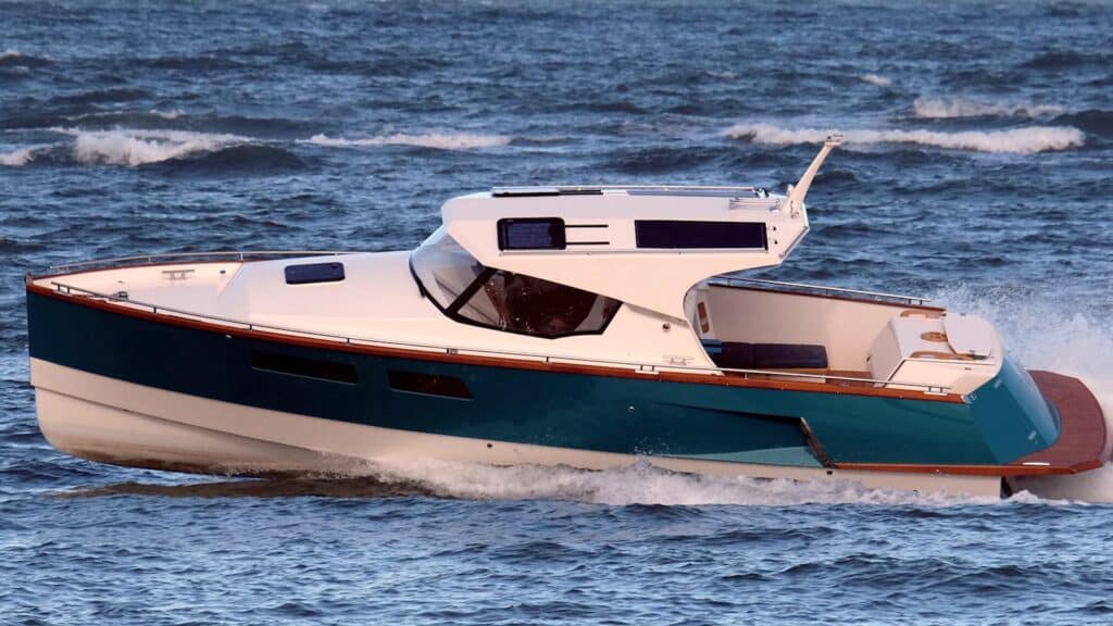 Modern-wooden-motorboat-Whisper