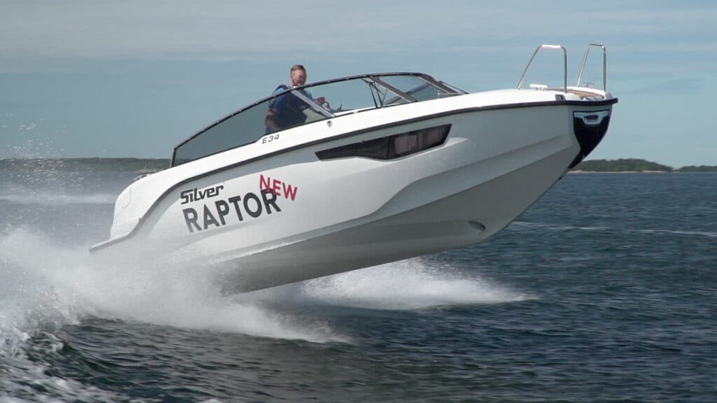 Silver-Raptor-daycruiser-test