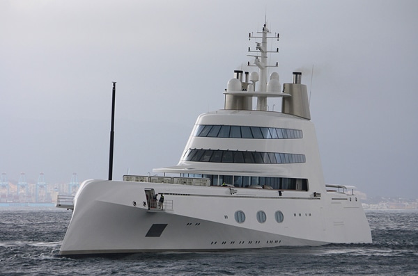 Motor_Yacht_A