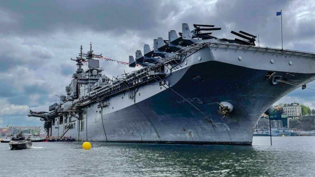 USS_Kearsarge_i-Stockholm-infor-Baltops