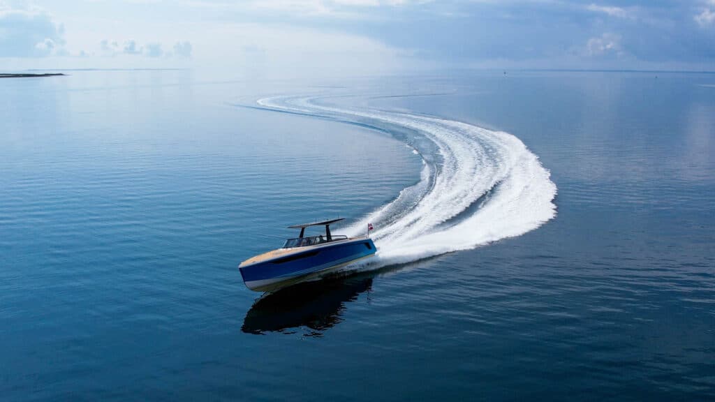 X-Yachts-motorbat-X-Power-test