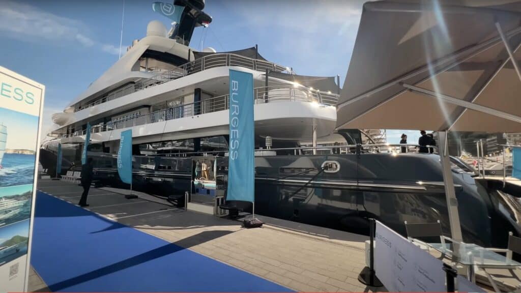 Phoenix_II_superyacht
