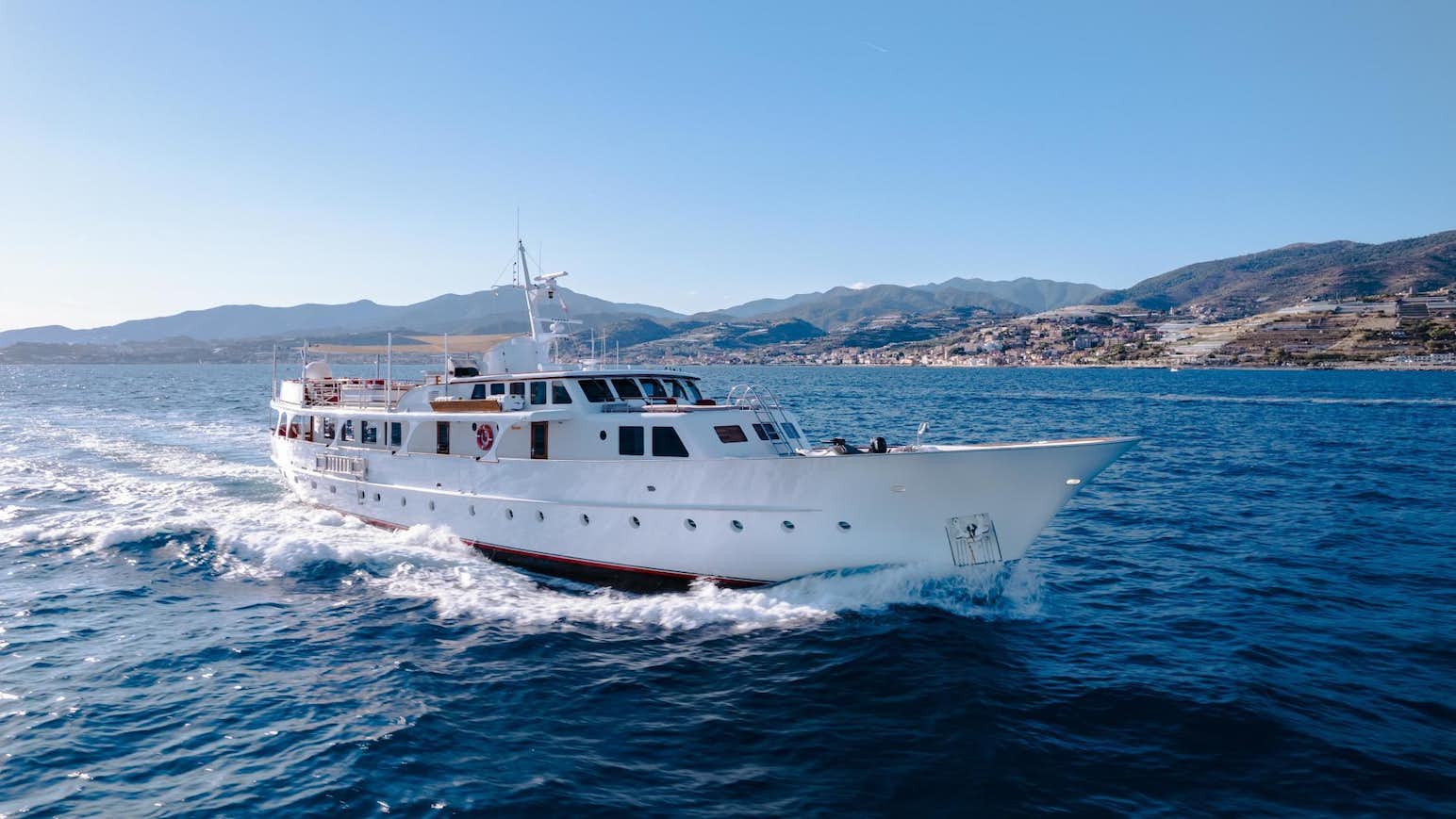 Alhambra-lyxjakt-feadship-sorsaljning-till-salu-ikon3