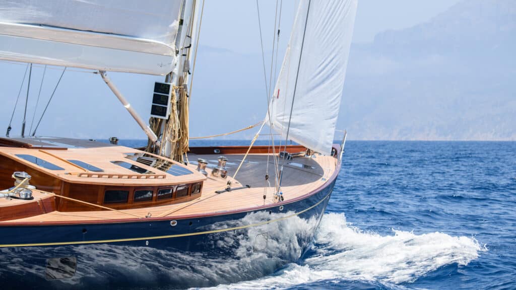 Spirit-yachts-74dh-klassiker-modern-trabat-
