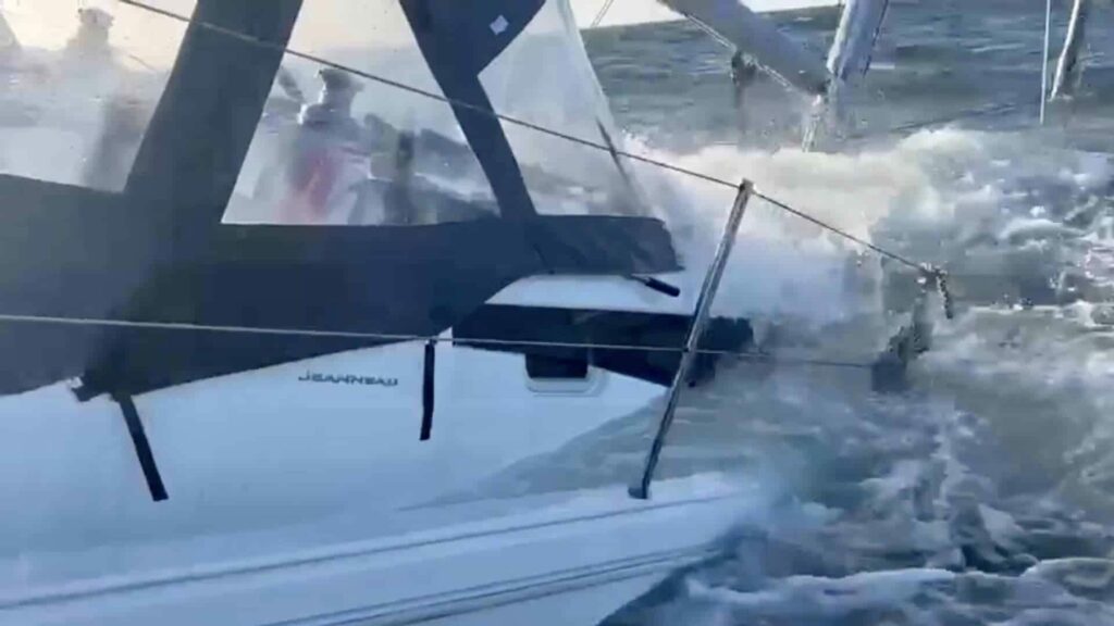En felmonterad bogpropeller fick segelbåten att sjunka! | Hamnen.se olycka-jeanneau-bogpropeller-aterkallning
