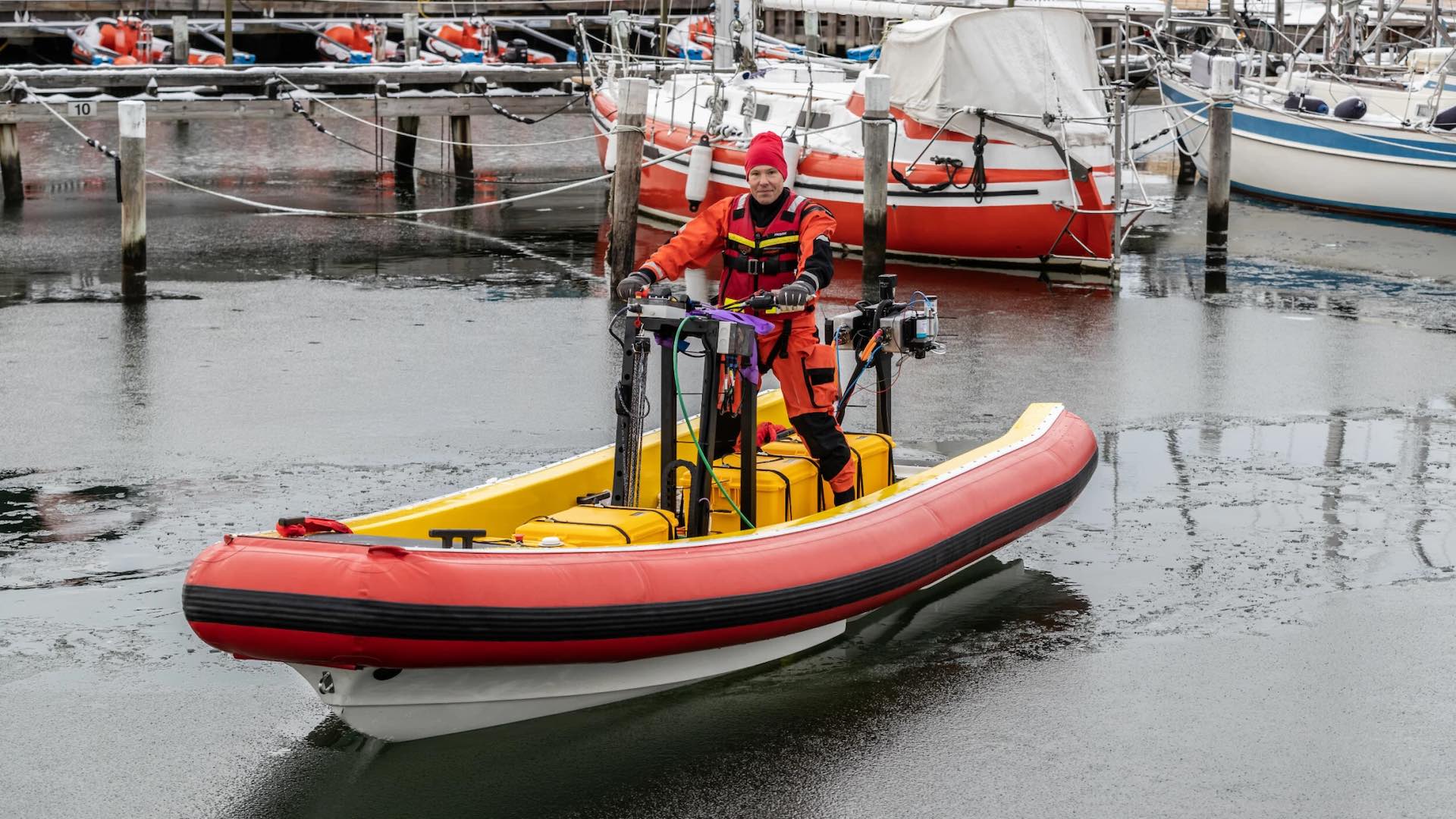 SSRS satsar på foilande och eldriven räddningsbåt