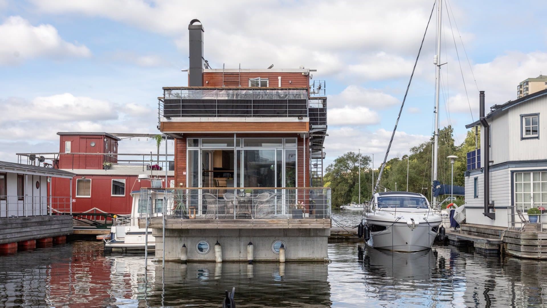 Husdröm för skärgårdsälskaren – vattenvilla mitt i Stockholm
