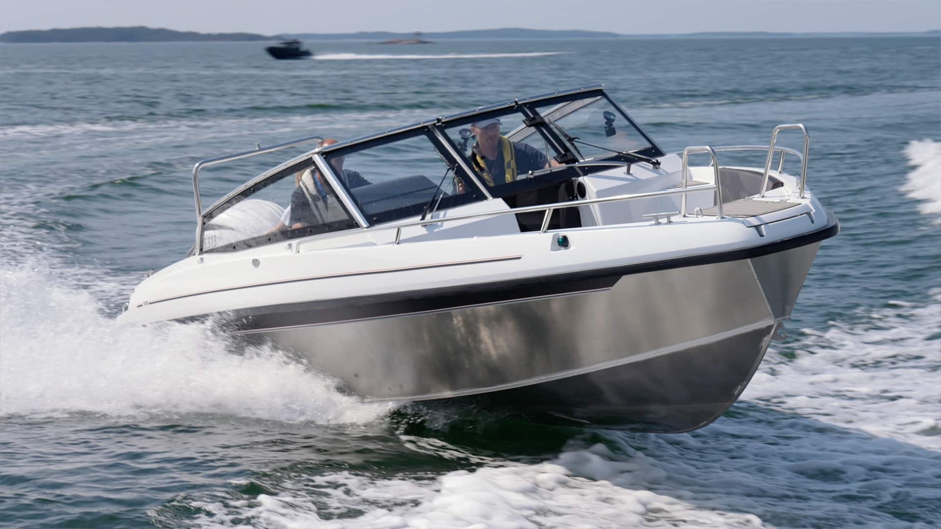Test: Yamarin Cross 75 BR – familjebåt med en sportig touch