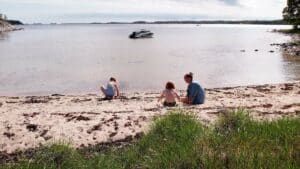 FamiljesemesterYamarin-barn-strand