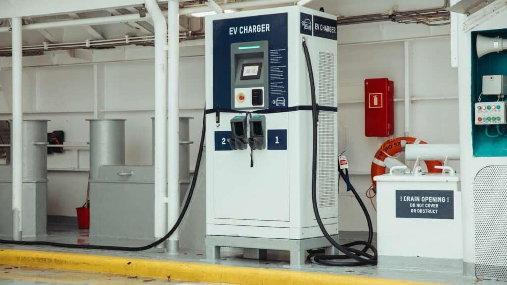 Det är färjorna Tycho Brahe och Aurora som utrustats med elbilsladdare på 150 kilowatt.