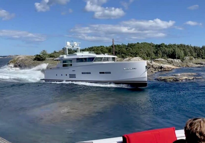 Delta_88_genom_smalt_sund