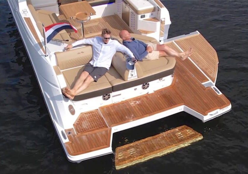 Sea_Ray_SLX_400_en_riktig_partybat