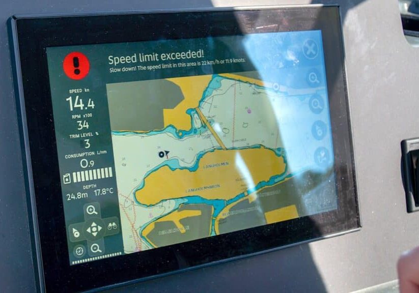 Plotter med den nya De rustar redan nu sina hundratals båtar med denna nya geofencing-lösningen.