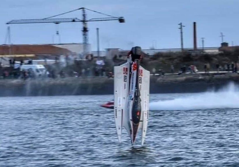 Marit Strömöy kraschade svårt i Portugal och svenske Jonas Andersson knep VM-titeln i Formel 1.