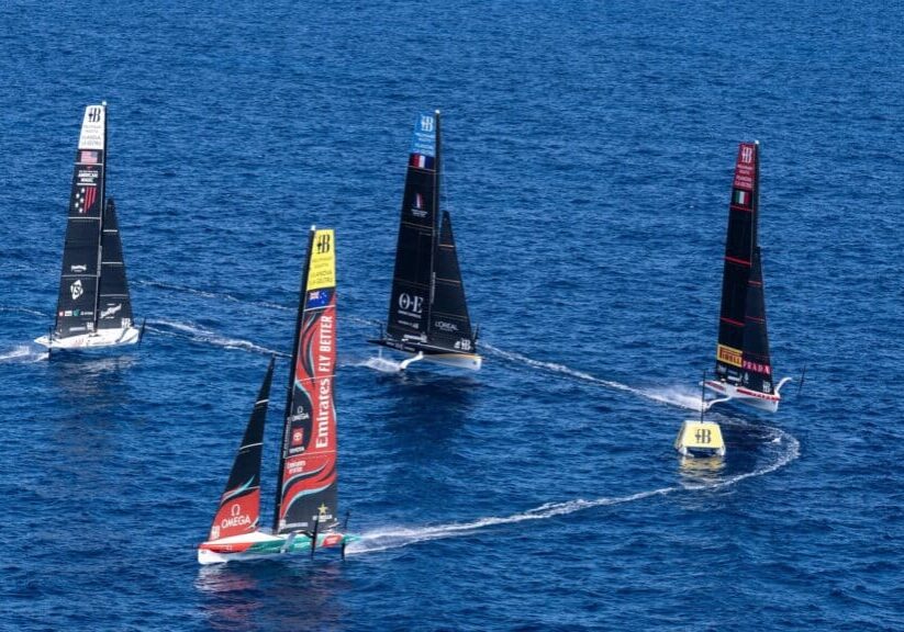 Redan under träningsdagen visade Emirates Team New Zeeland att man avser försvara sin titel.